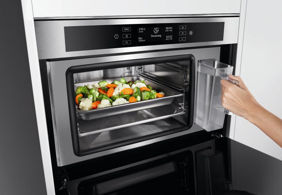 Vestavná parní trouba Miele DG 6200 2.jpg